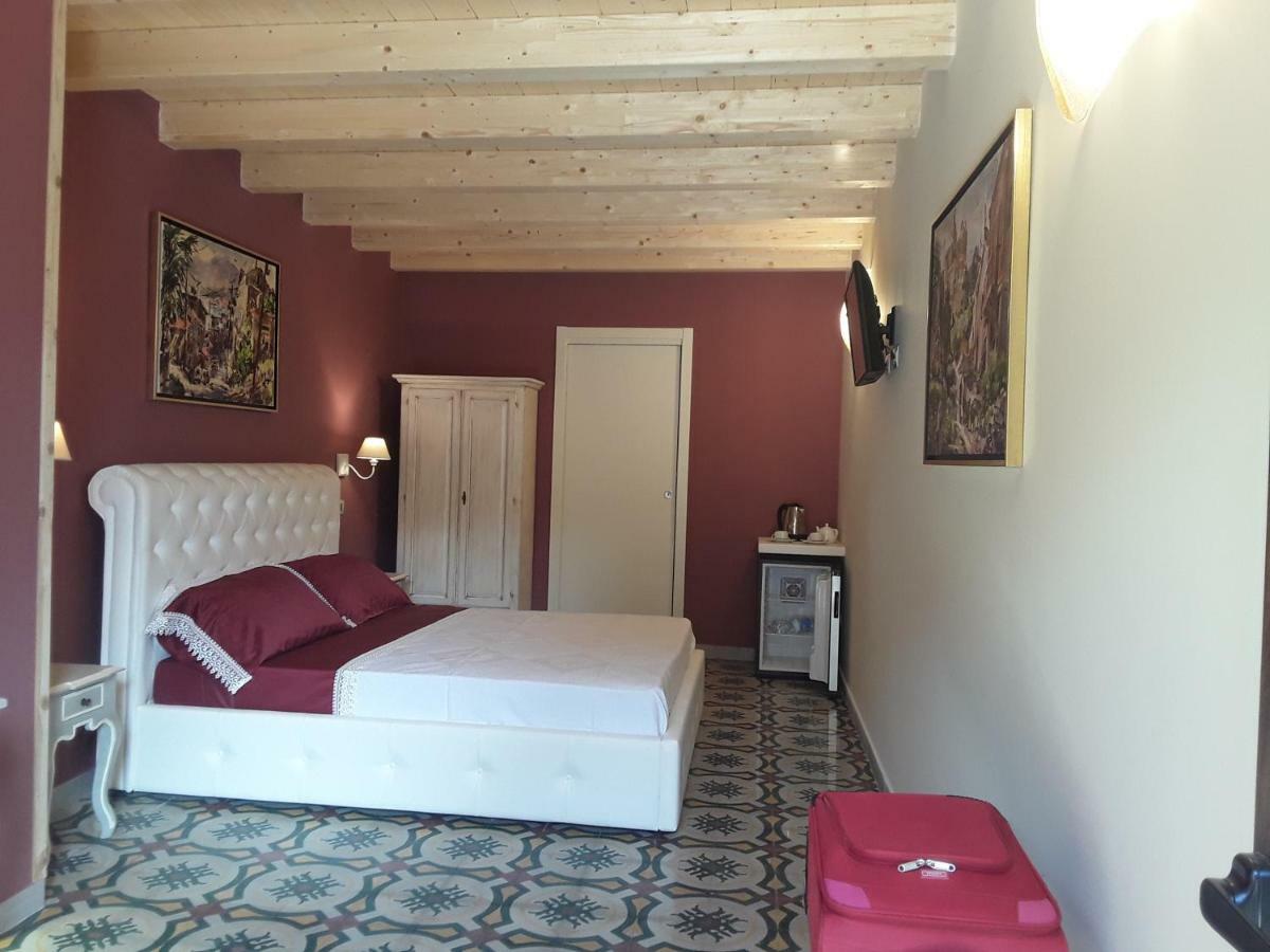 ميلاتسو Al Castello B&B المظهر الخارجي الصورة