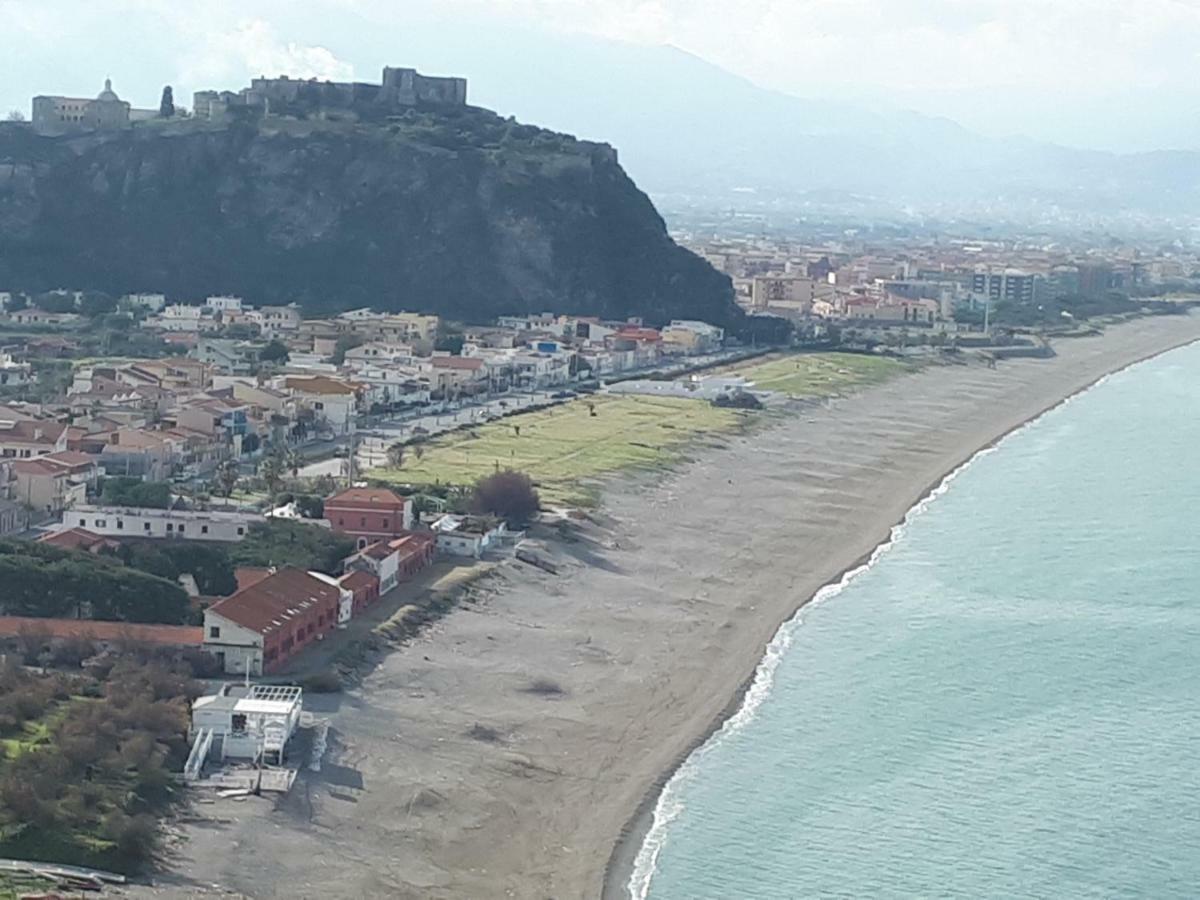 ميلاتسو Al Castello B&B المظهر الخارجي الصورة