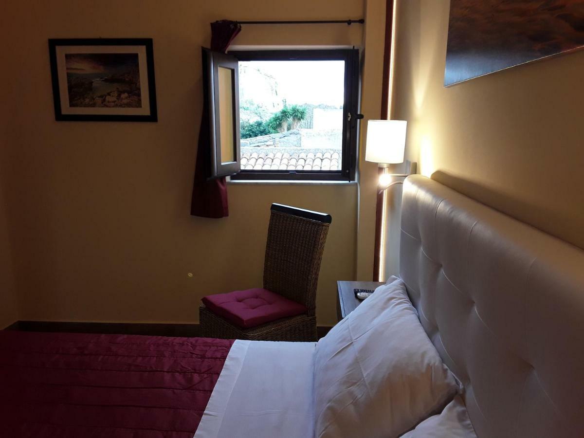 ميلاتسو Al Castello B&B المظهر الخارجي الصورة