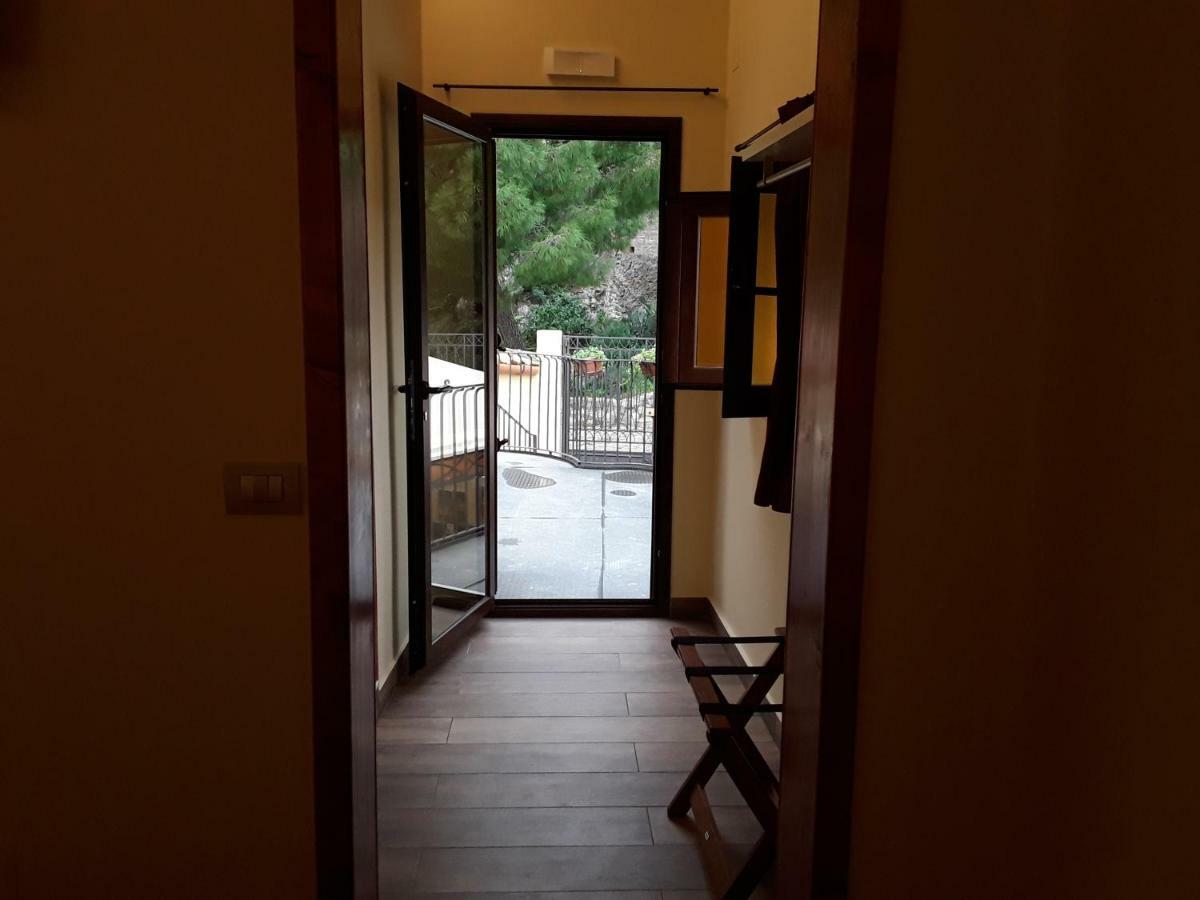 ميلاتسو Al Castello B&B المظهر الخارجي الصورة