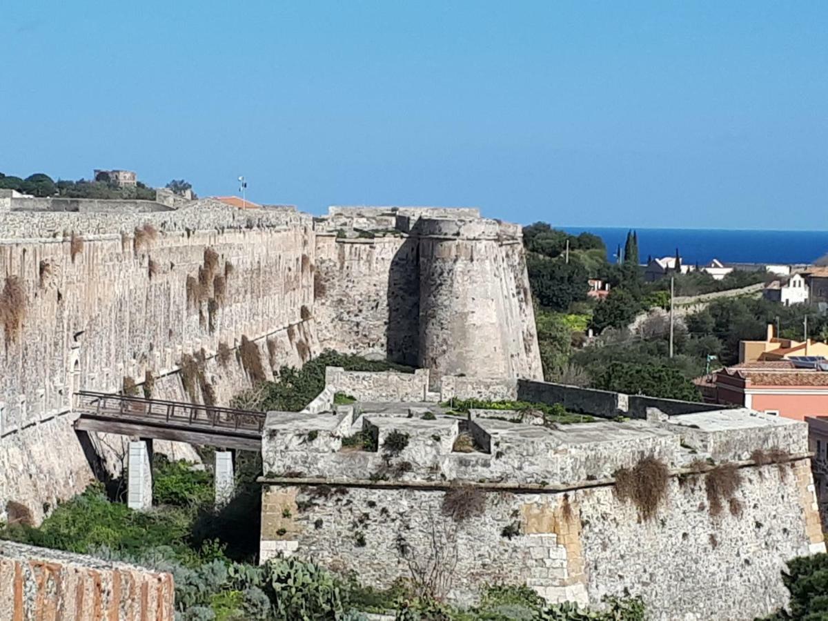 ميلاتسو Al Castello B&B المظهر الخارجي الصورة